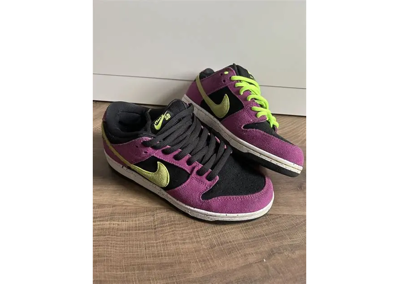 SB Dunk Low ACG Plum