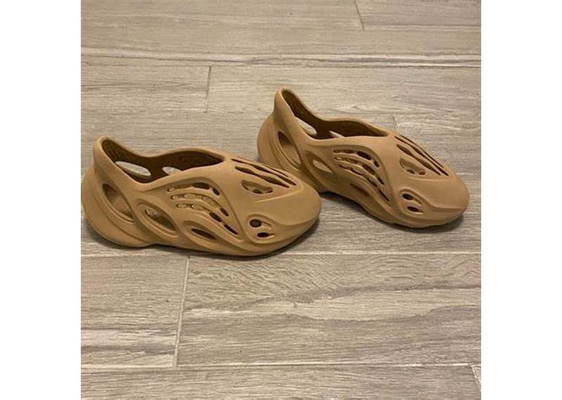 Yeezy Foam Runner Ochre