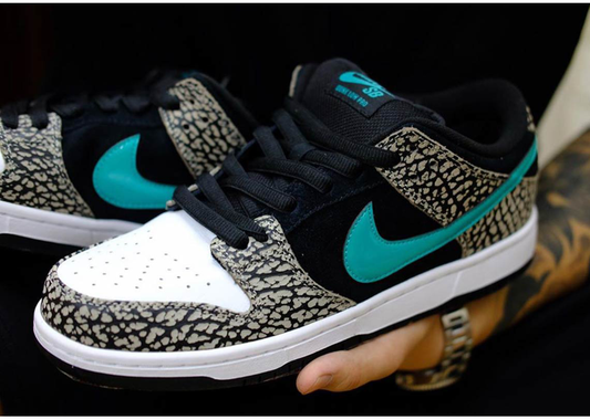 SB Dunk Low Atmos Elephant