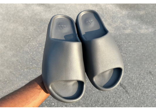 Yeezy Slide Granit