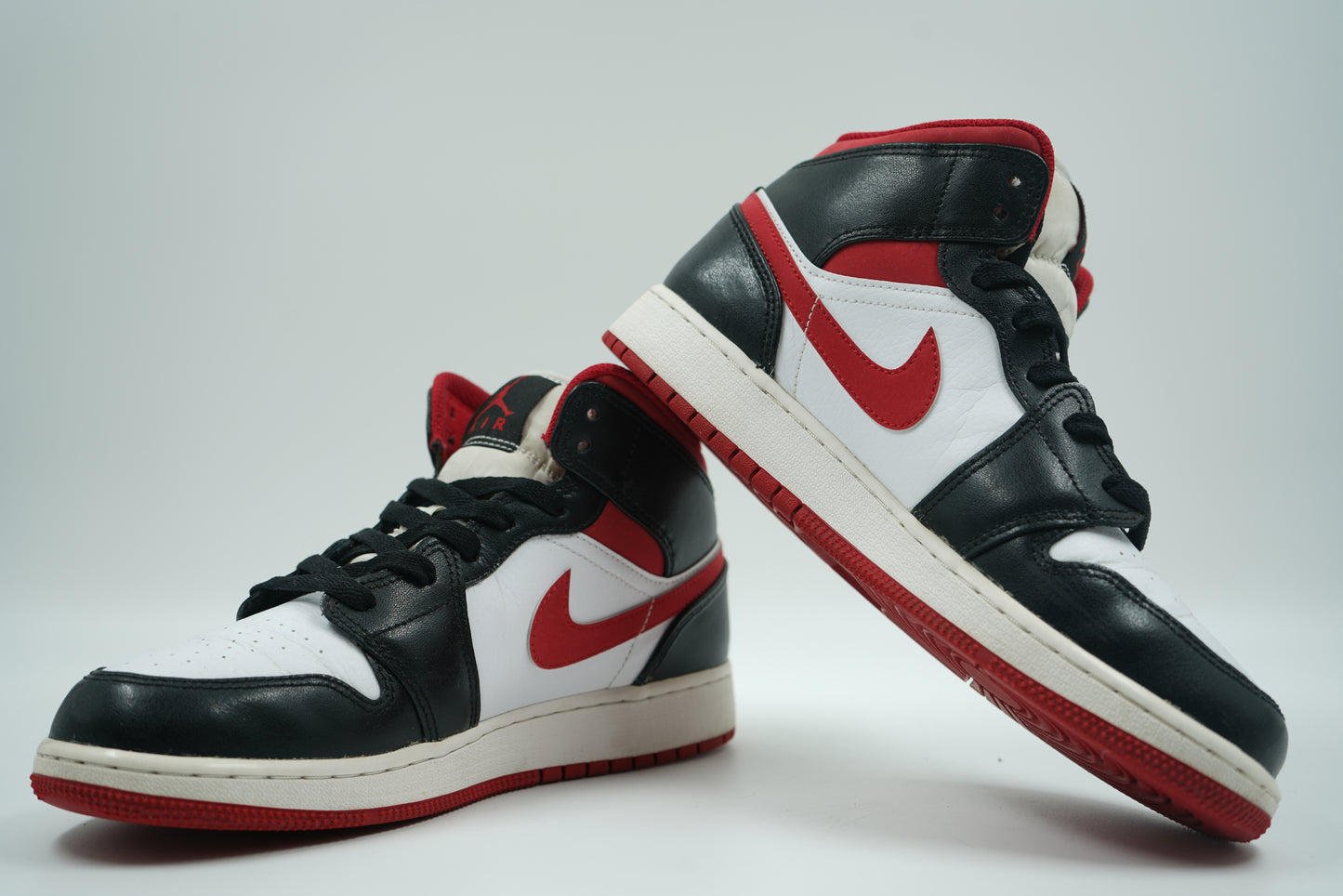 Air Jordan 1 Mid Black Gym Red