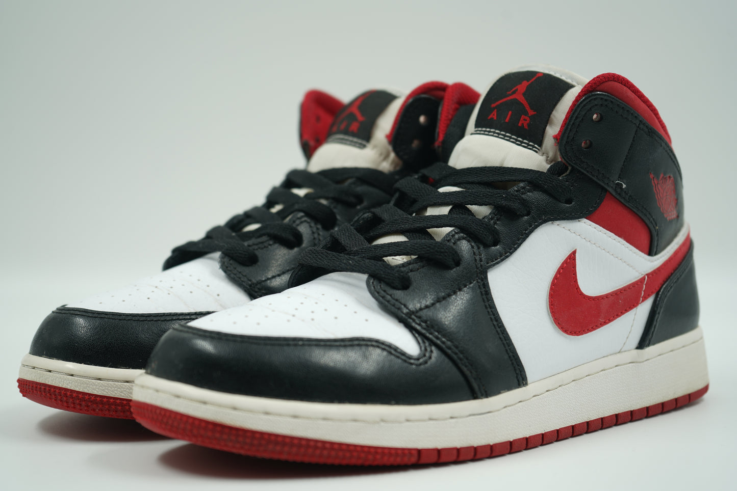 Air Jordan 1 Mid Black Gym Red