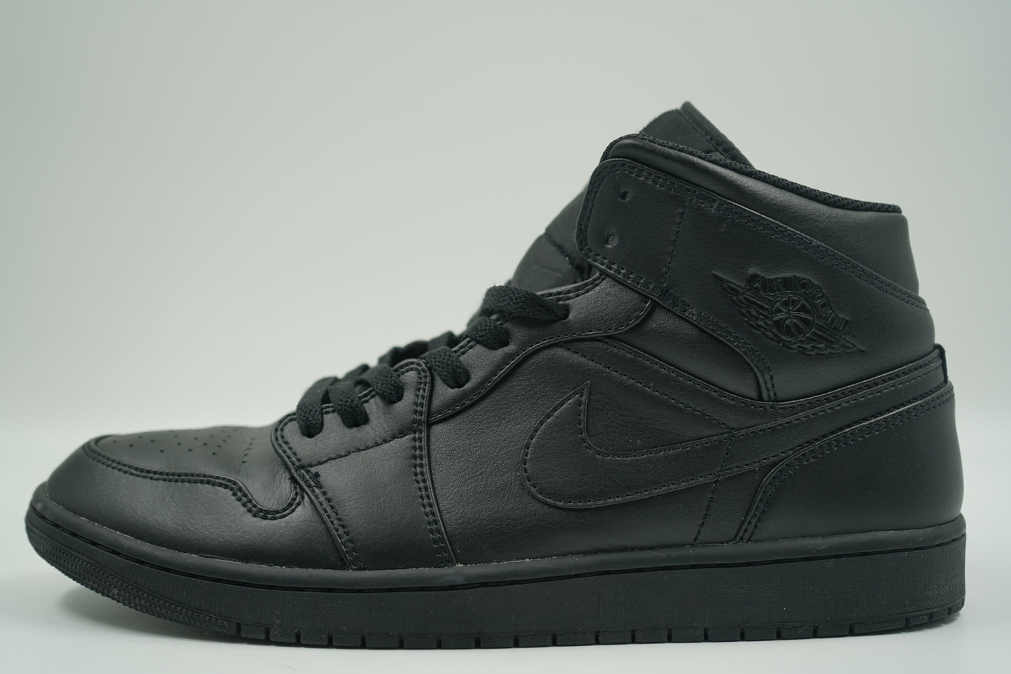 Air Jordan 1 Mid Triple Black