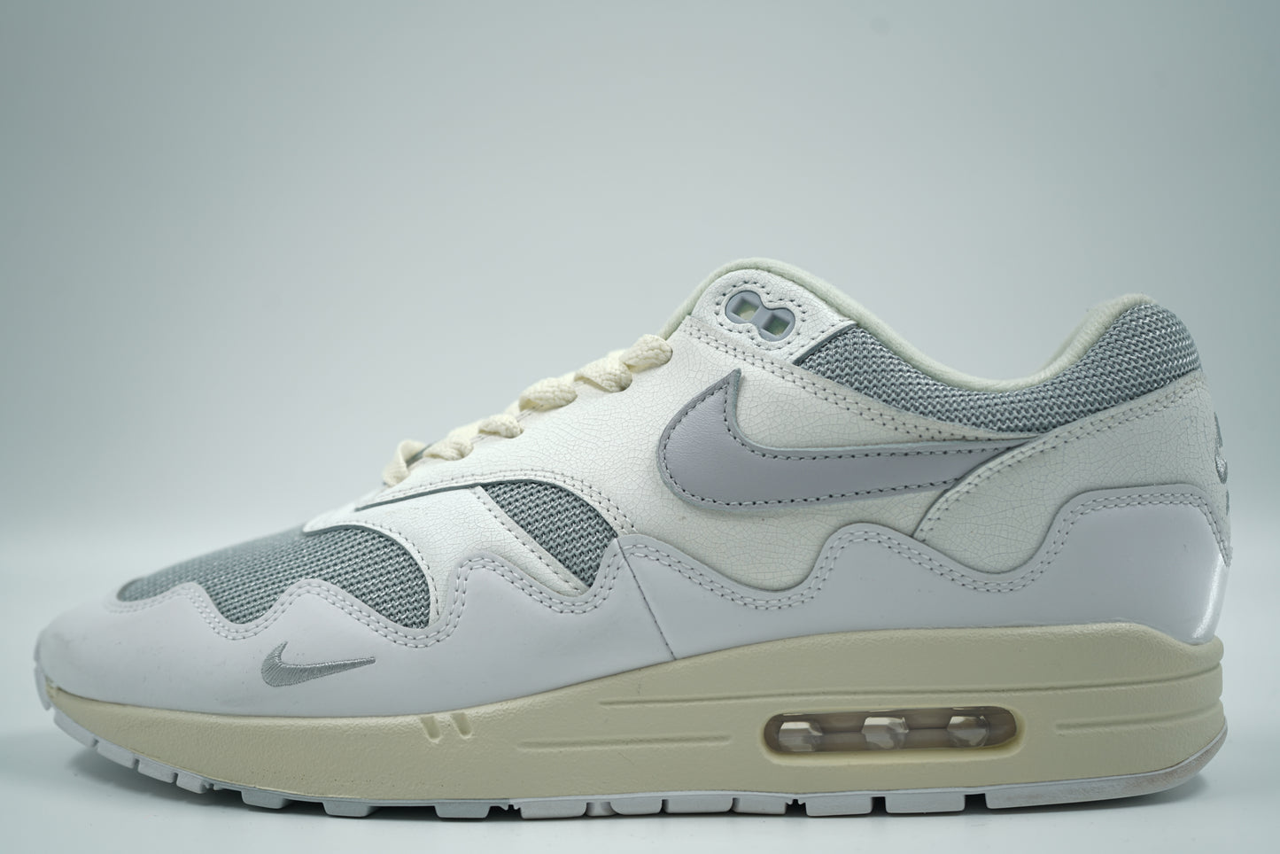 Air Max 1 Patta White Waves