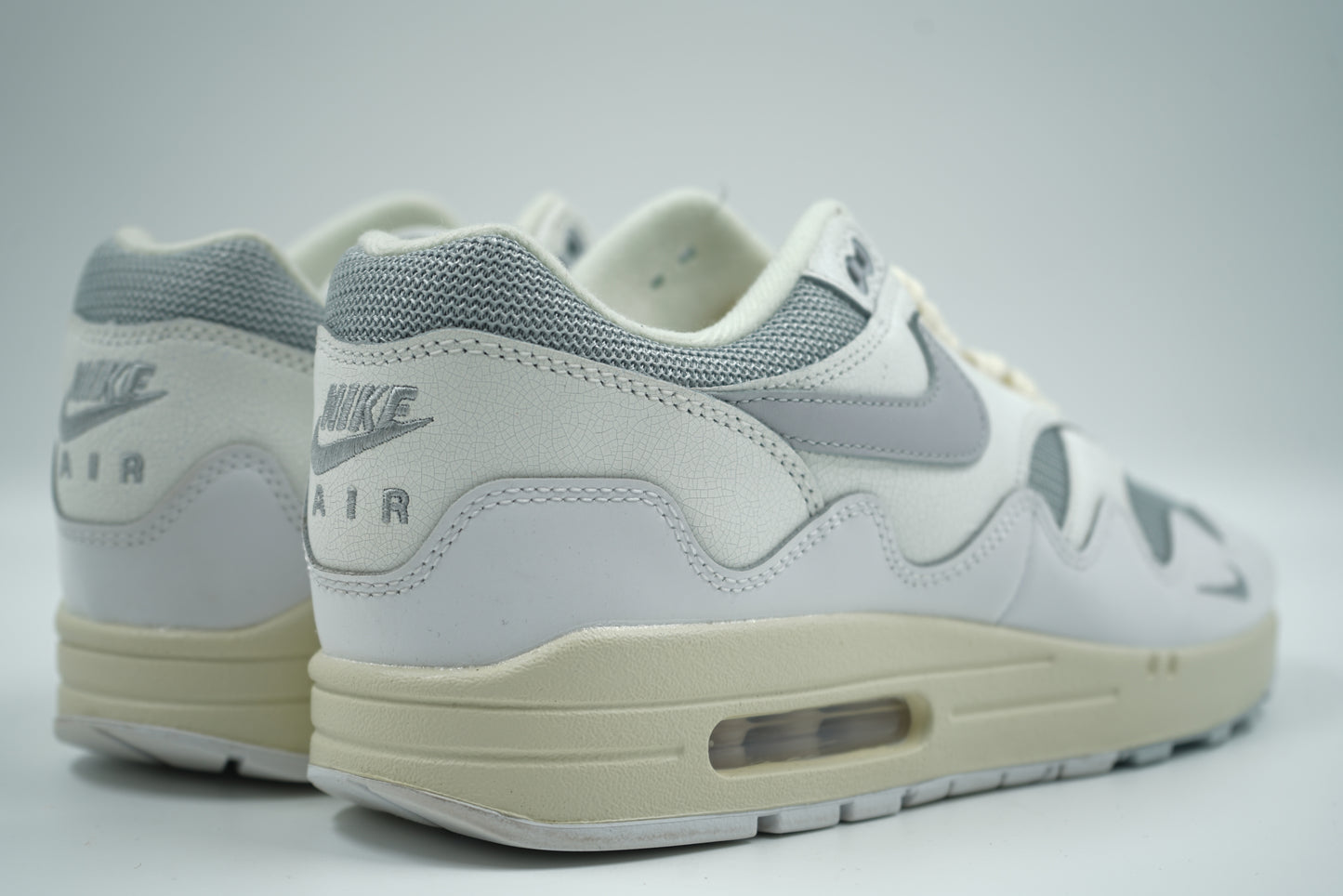 Air Max 1 Patta White Waves