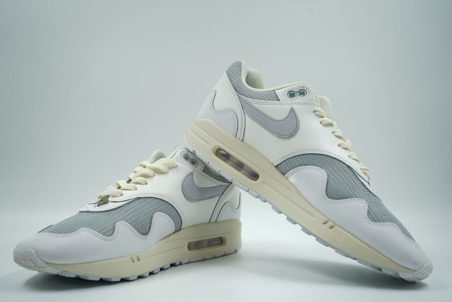 Air Max 1 Patta White Waves