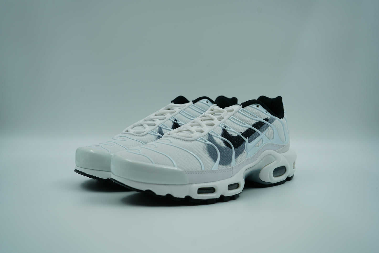 Air Max Plus Spray Paint Swoosh - White Cool Grey (Pre-owned)