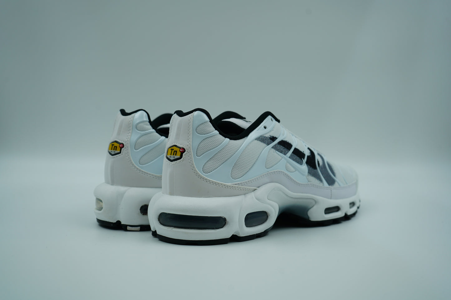 Air Max Plus Spray Paint Swoosh - White Cool Grey (Pre-owned)