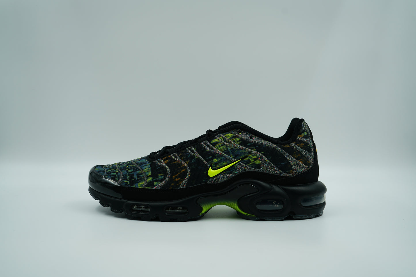 Air Max Plus Sustainable - Black Volt (Pre-owned)