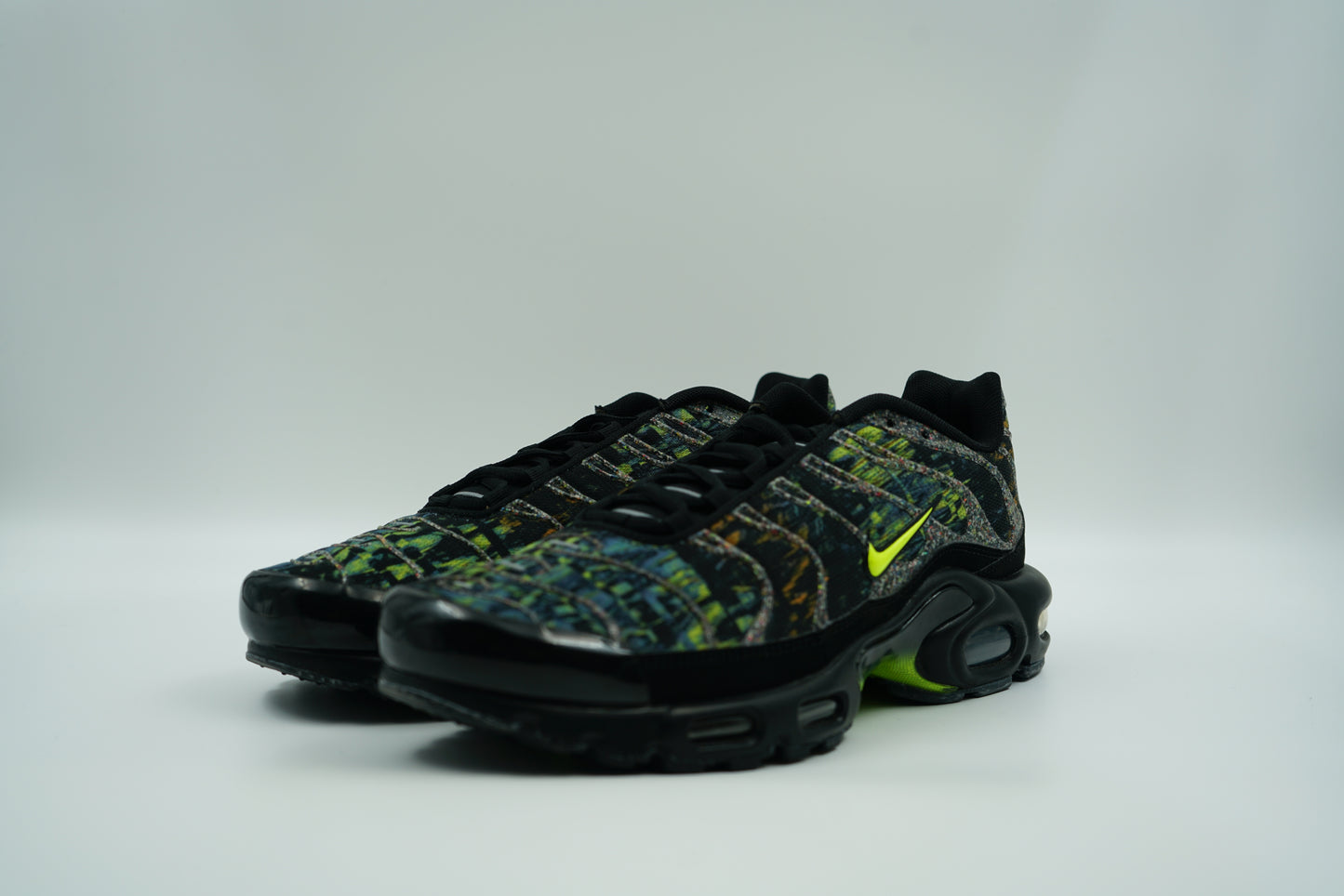 Air Max Plus Sustainable - Black Volt (Pre-owned)