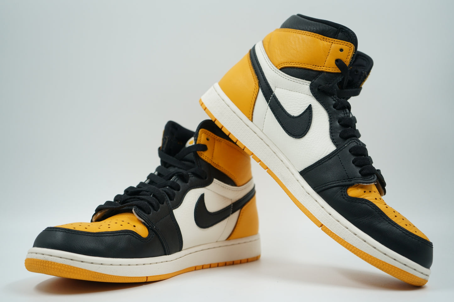 Air Jordan 1 High Taxi