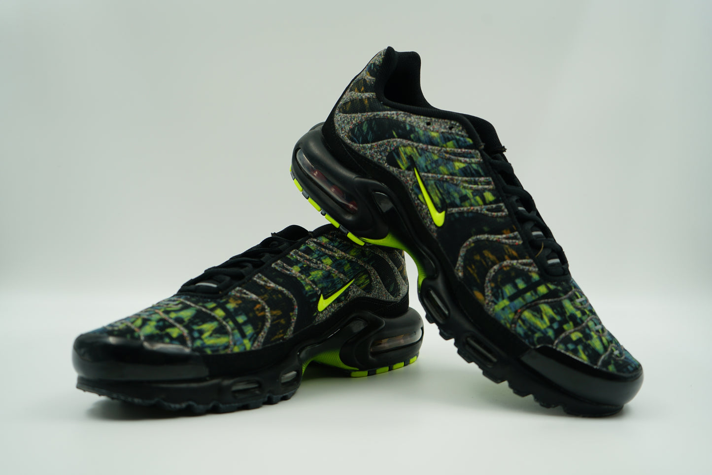 Air Max Plus Sustainable - Black Volt (Pre-owned)