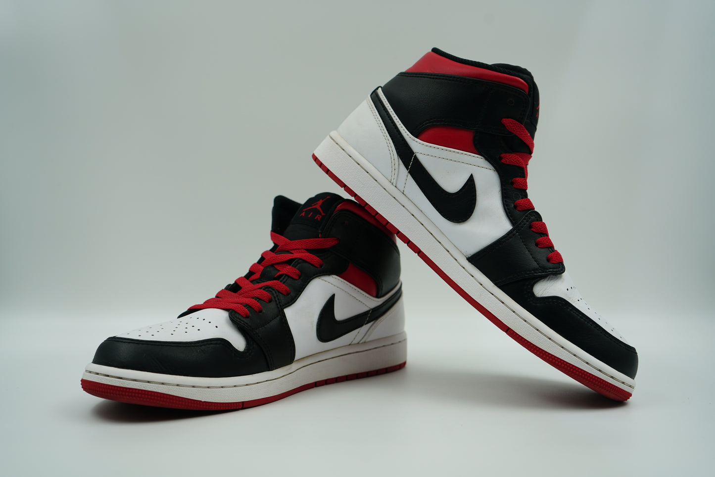 Air Jordan 1 Mid Gym Red Black