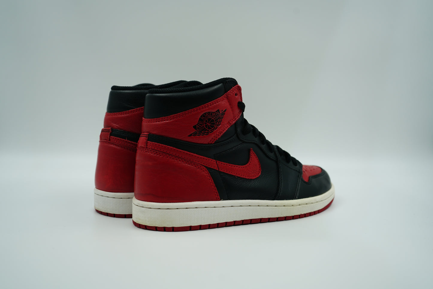 Air Jordan 1 Retro High Bred Banned 2016 (Pre-owned)