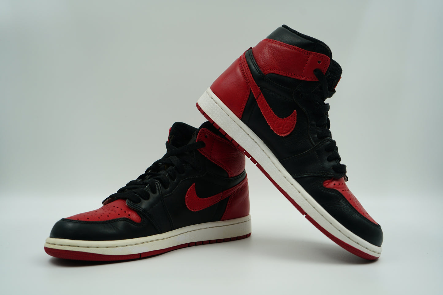 Air Jordan 1 Retro High Bred Banned 2016 (Pre-owned)