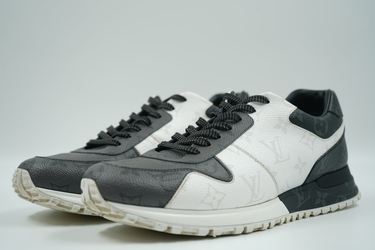 Louis Vuitton Monogram Leather Black/White/Grey Runaway Trainer