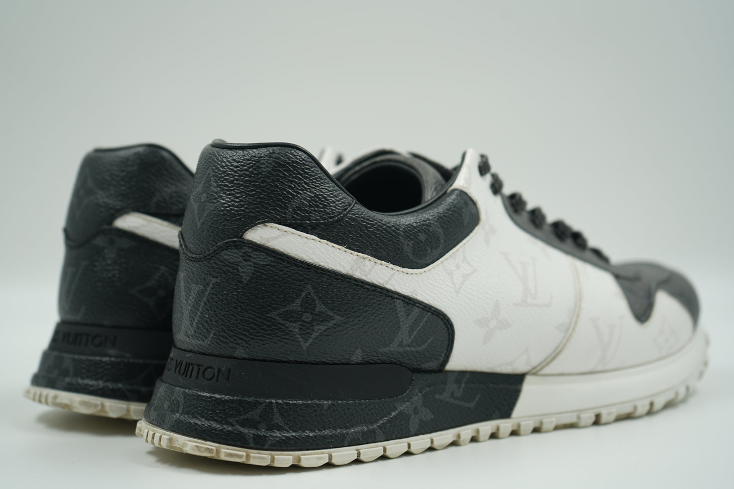 Louis Vuitton Monogram Leather Black/White/Grey Runaway Trainer