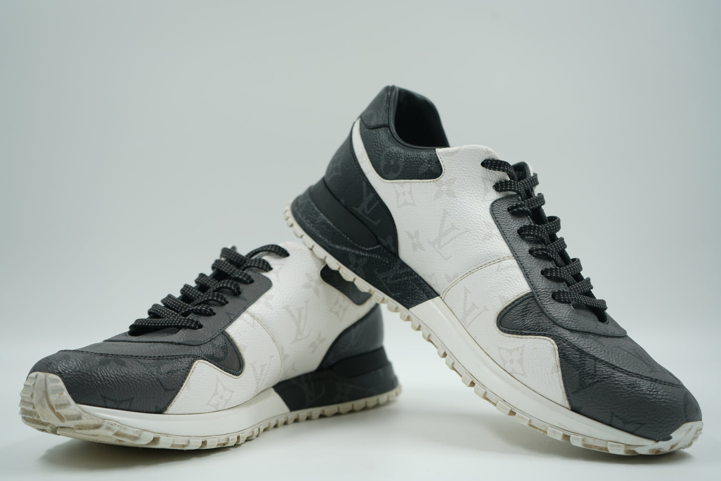 Louis Vuitton Monogram Leather Black/White/Grey Runaway Trainer
