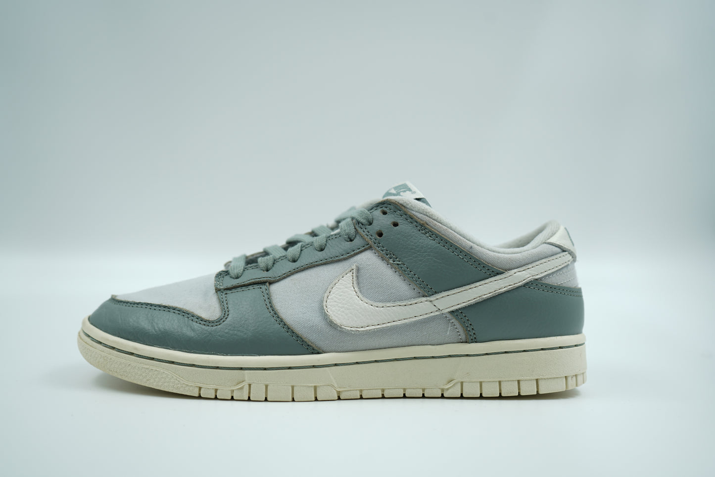 Dunk Low Mica Green (Pre-owned/No Box)