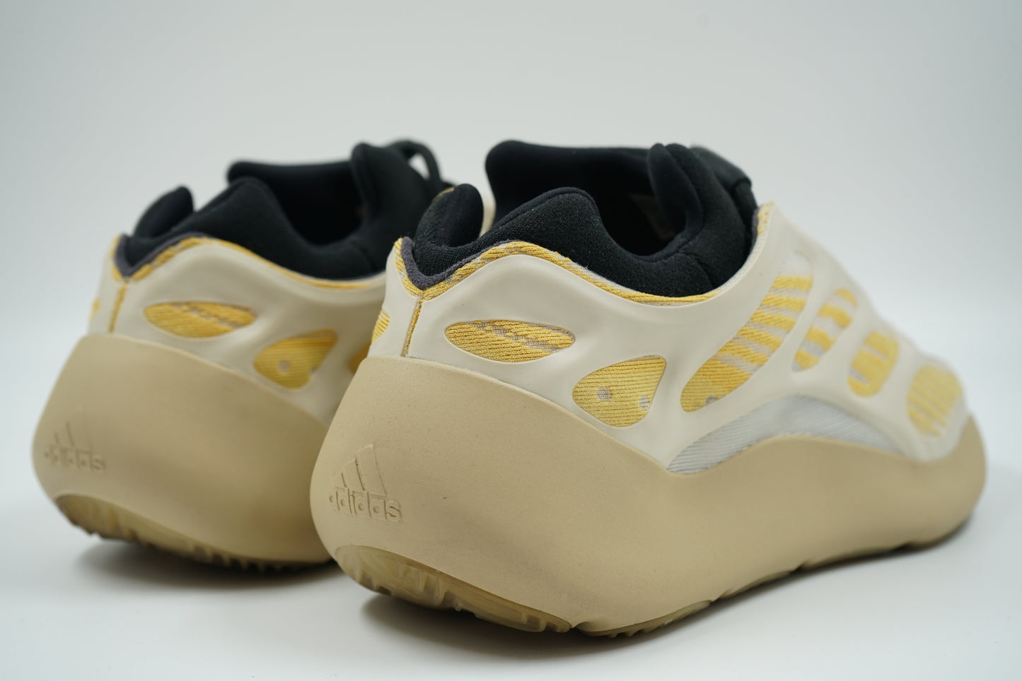 Yeezy 700 Safflower