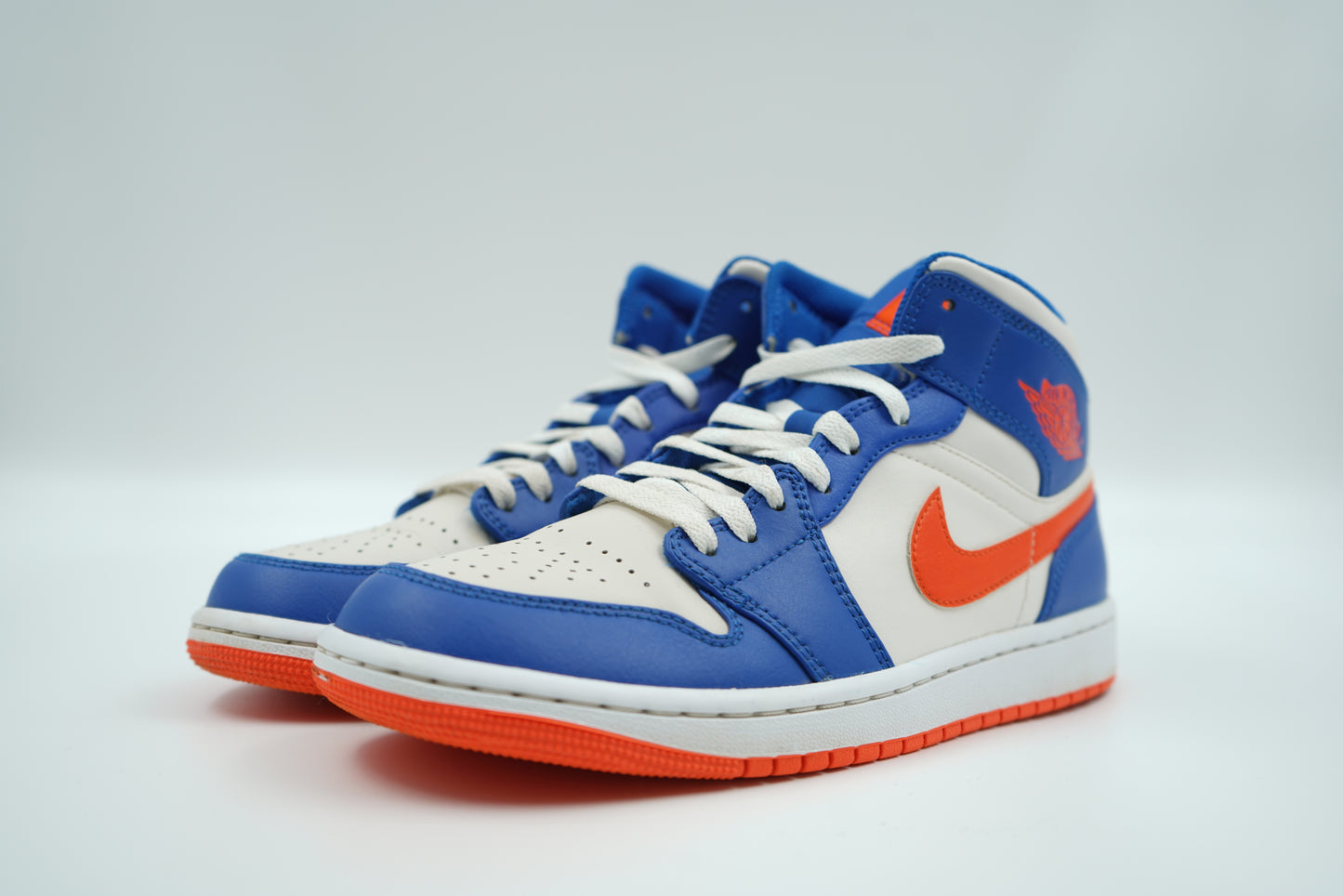 Air Jordan 1 Mid Knicks (Pre-owned/No Box)