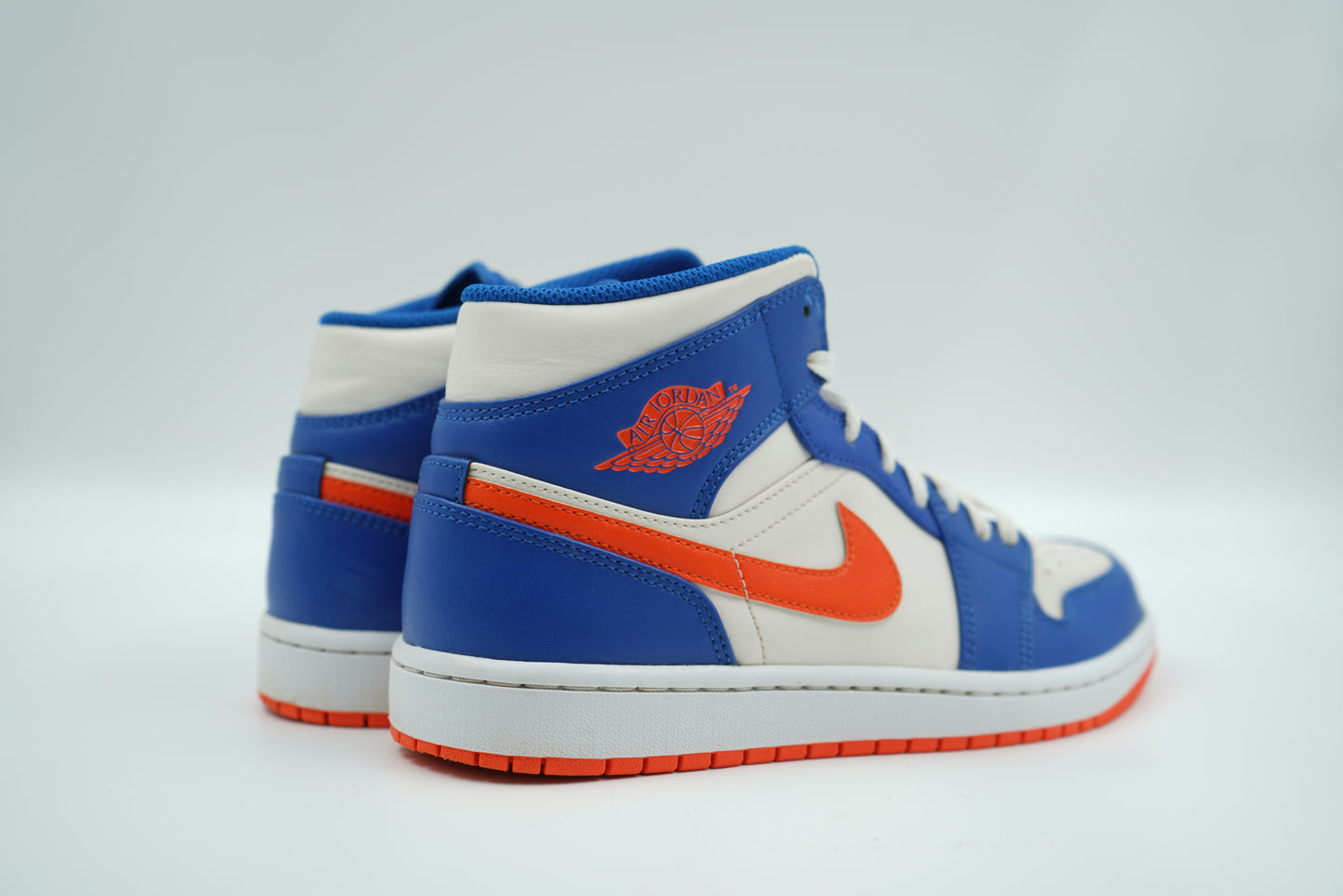 Air Jordan 1 Mid Knicks (Pre-owned/No Box)