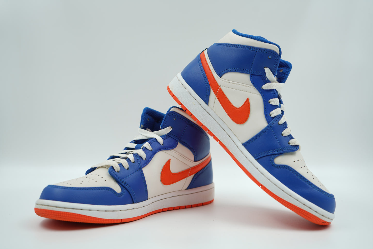 Air Jordan 1 Mid Knicks (Pre-owned/No Box)