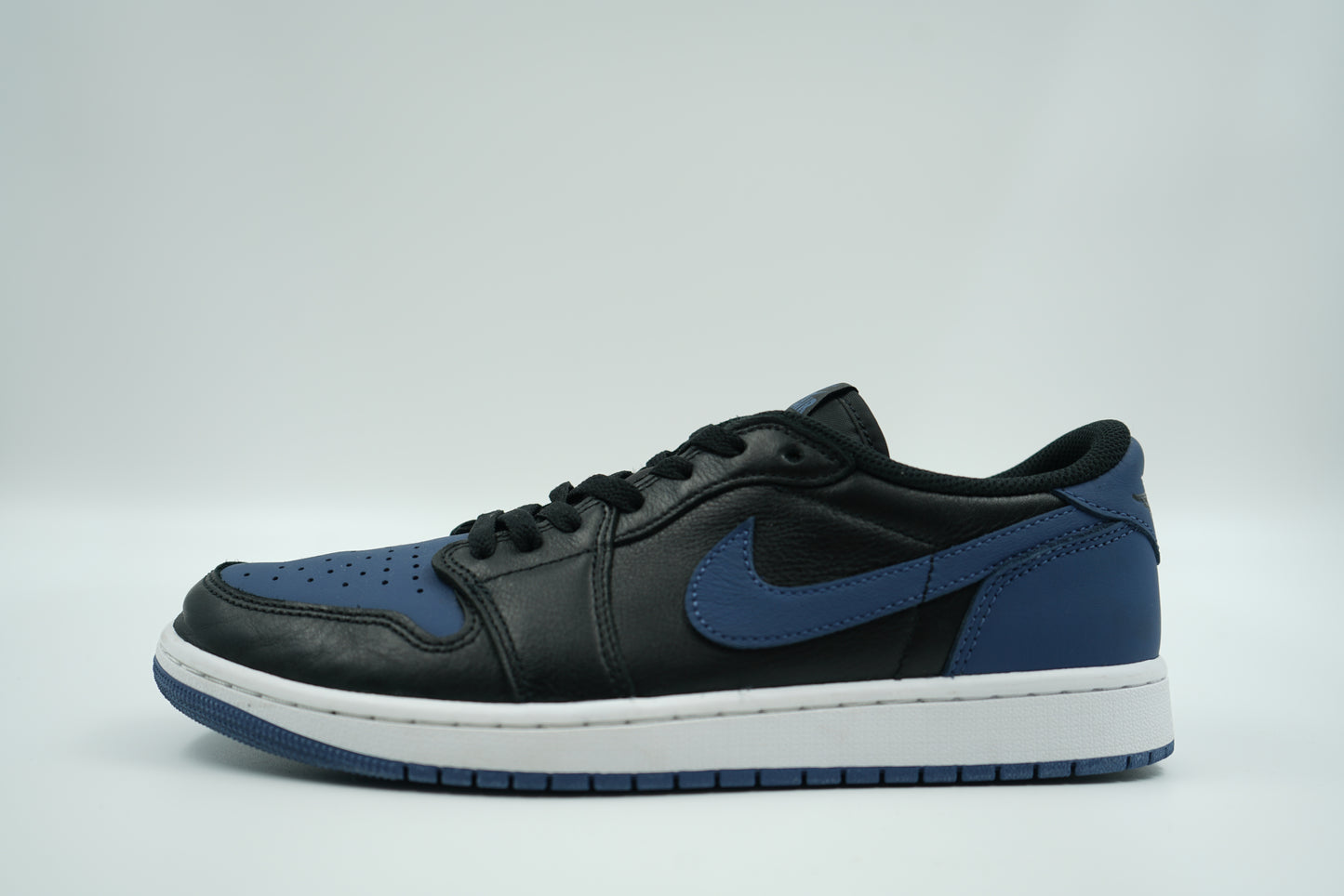 Air Jordan 1 Low Mystic Navy (Pre-owned/No Box)