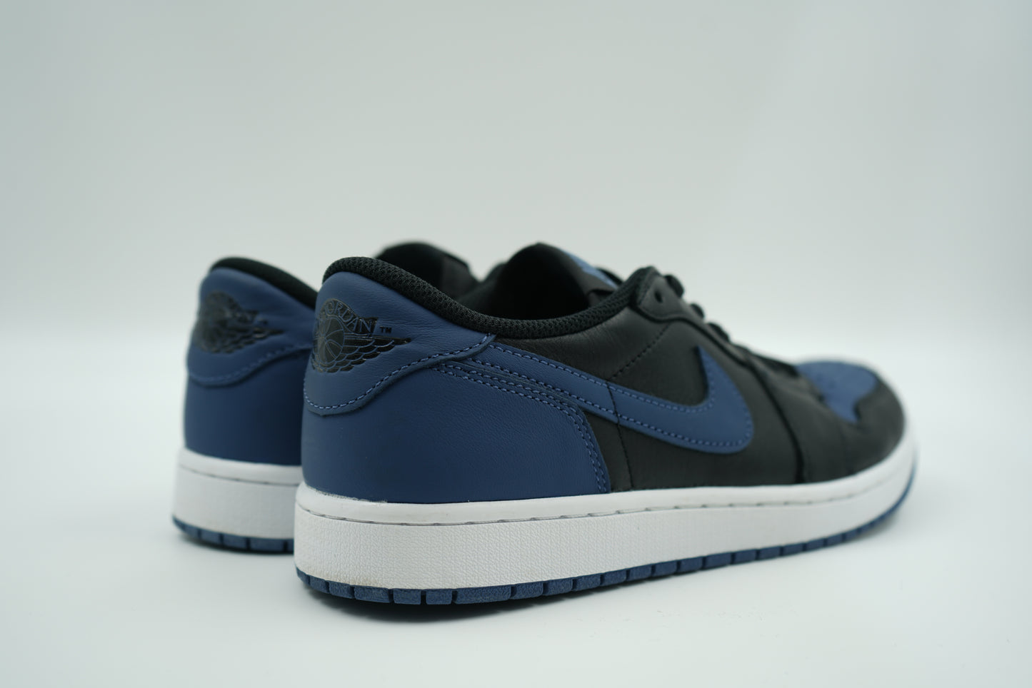 Air Jordan 1 Low Mystic Navy (Pre-owned/No Box)