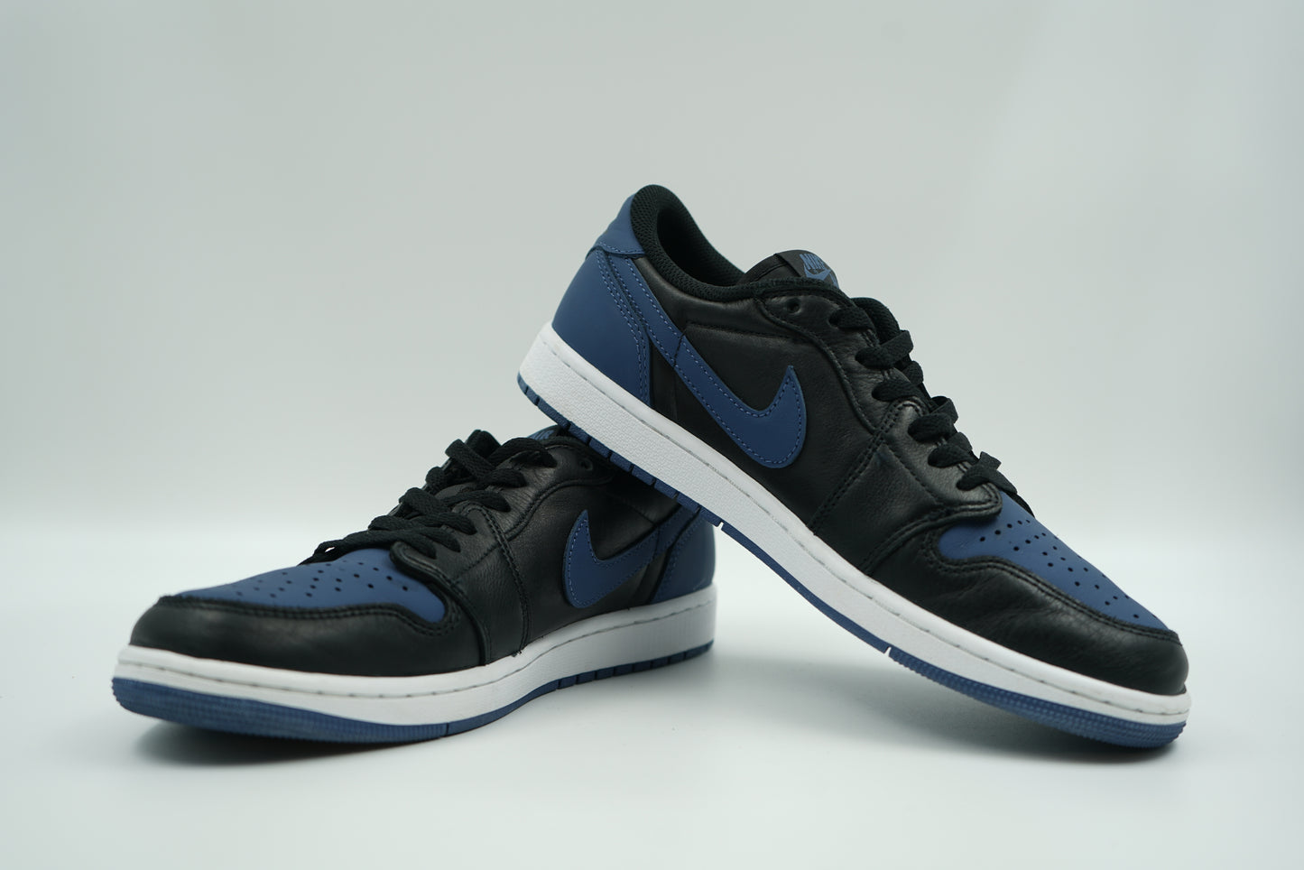 Air Jordan 1 Low Mystic Navy (Pre-owned/No Box)