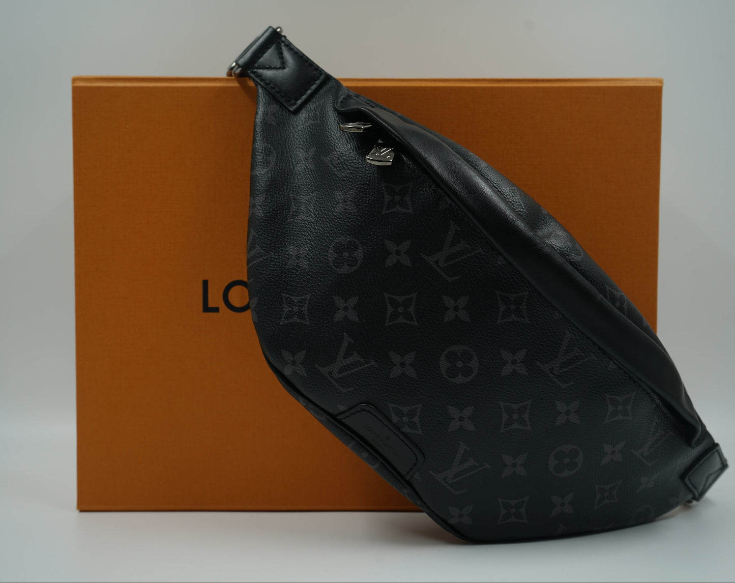 Louis Vuitton Crossbody Discovery Bumbag