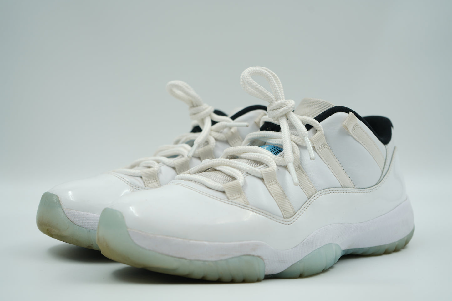 Jordan 11 Low Legend Blue