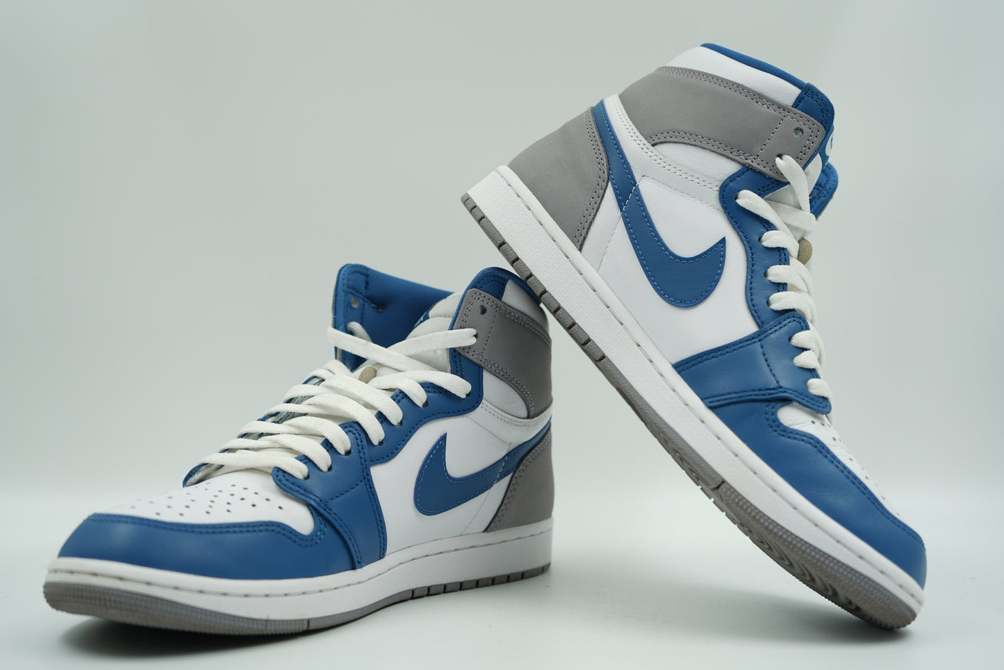 Air Jordan 1 High OG True Blue