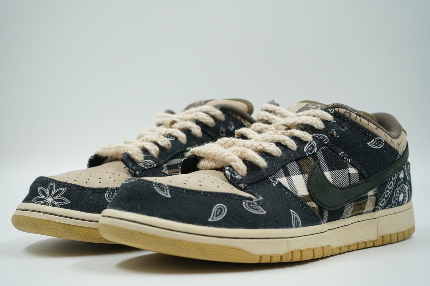SB Dunk Low Premium Travis Scott