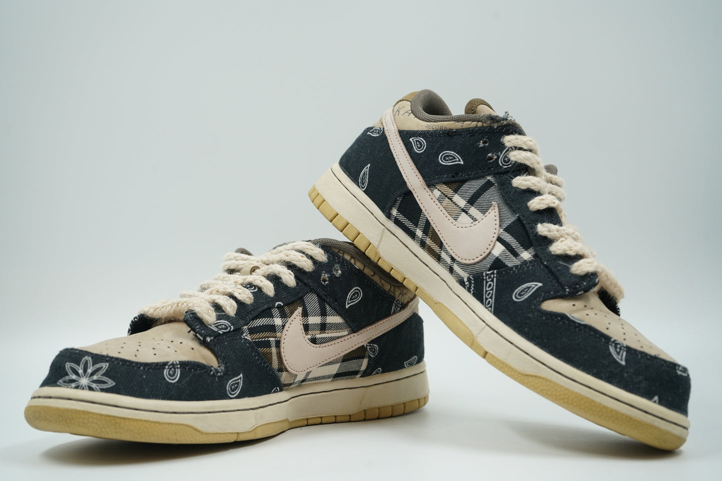 SB Dunk Low Premium Travis Scott