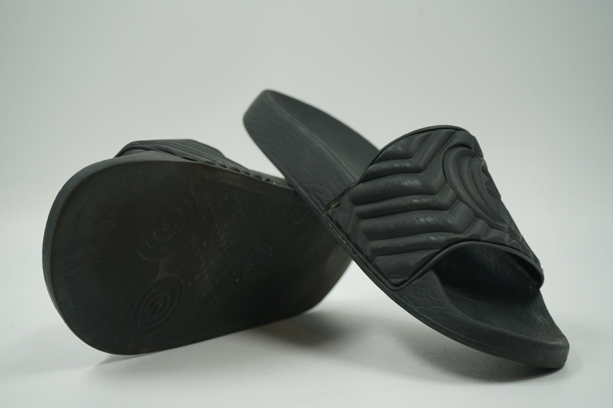 Gucci Black Rubber GG Pool Slides