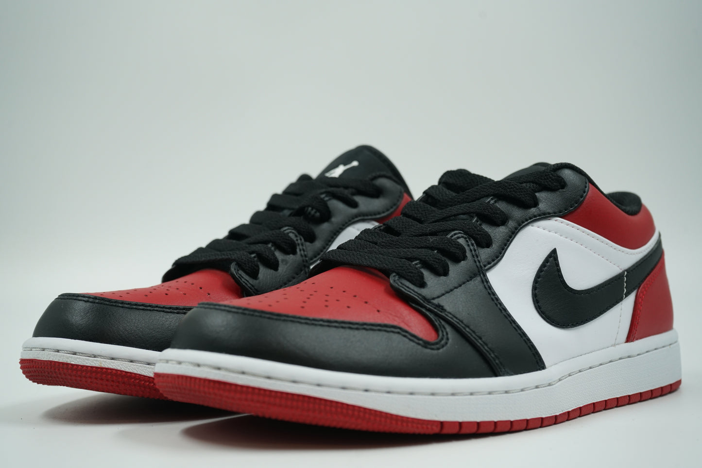 Air Jordan 1 Low Bred Toe