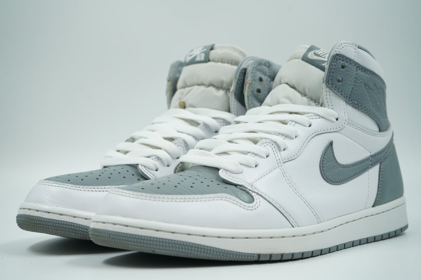 Air Jordan 1 Retro High Stealth