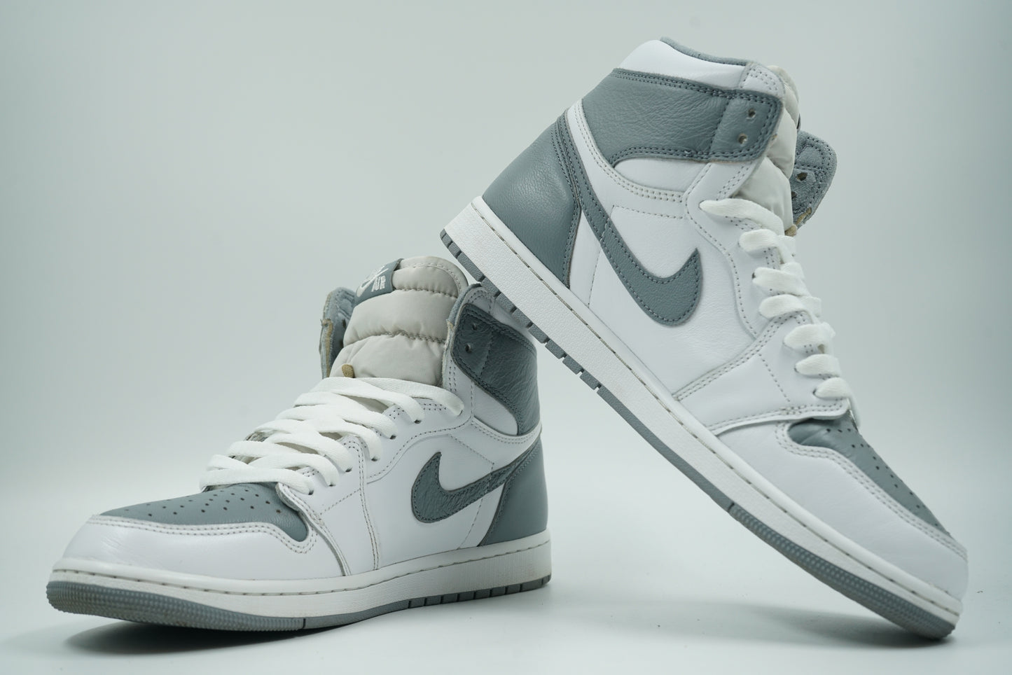 Air Jordan 1 Retro High Stealth