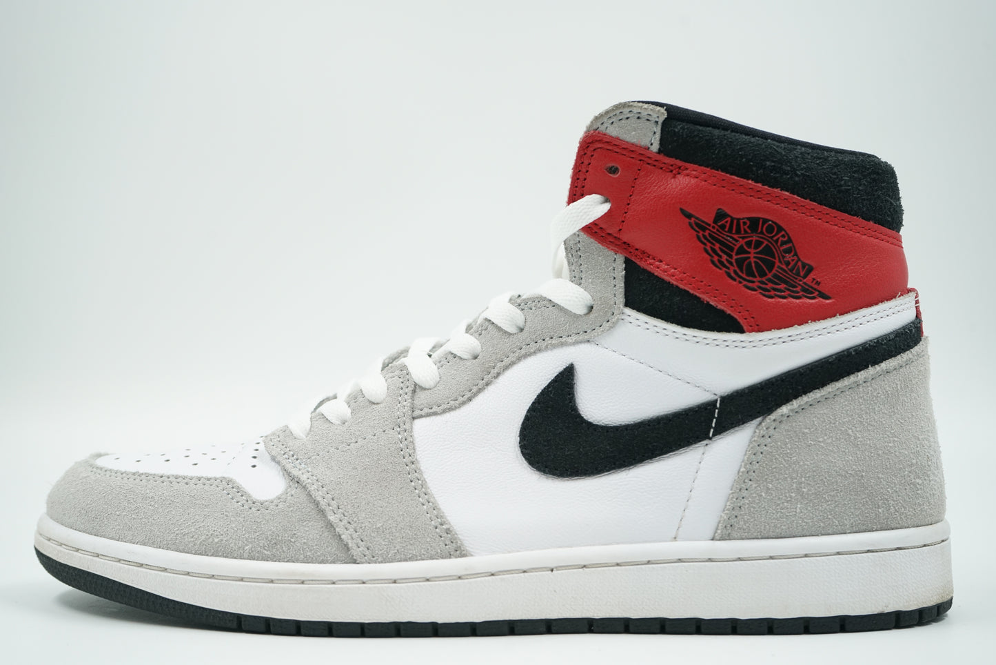 Air Jordan 1 Retro High OG Smoke Grey
