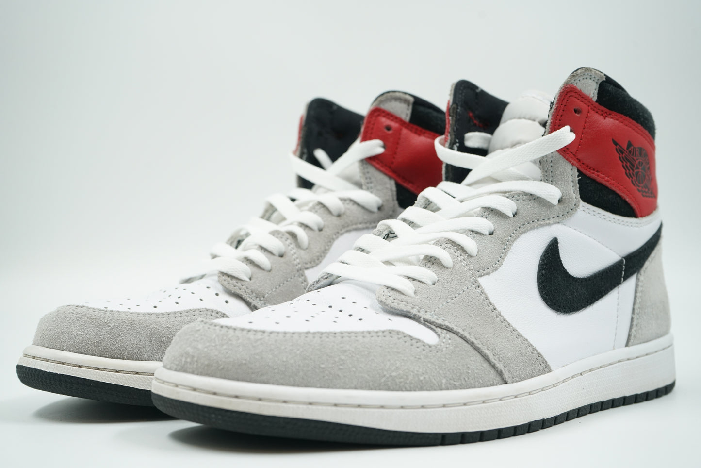 Air Jordan 1 Retro High OG Smoke Grey