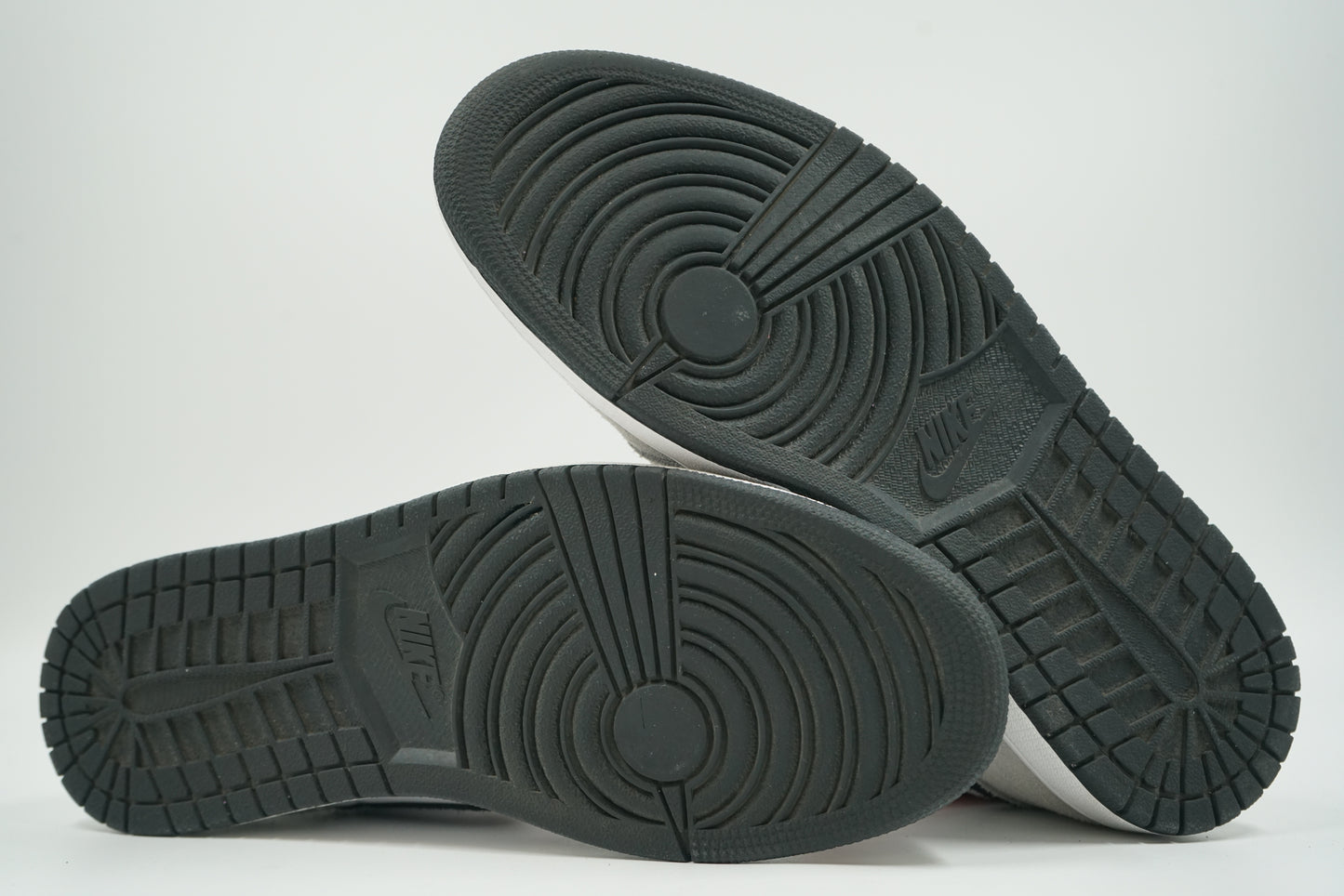 Air Jordan 1 Retro High OG Smoke Grey