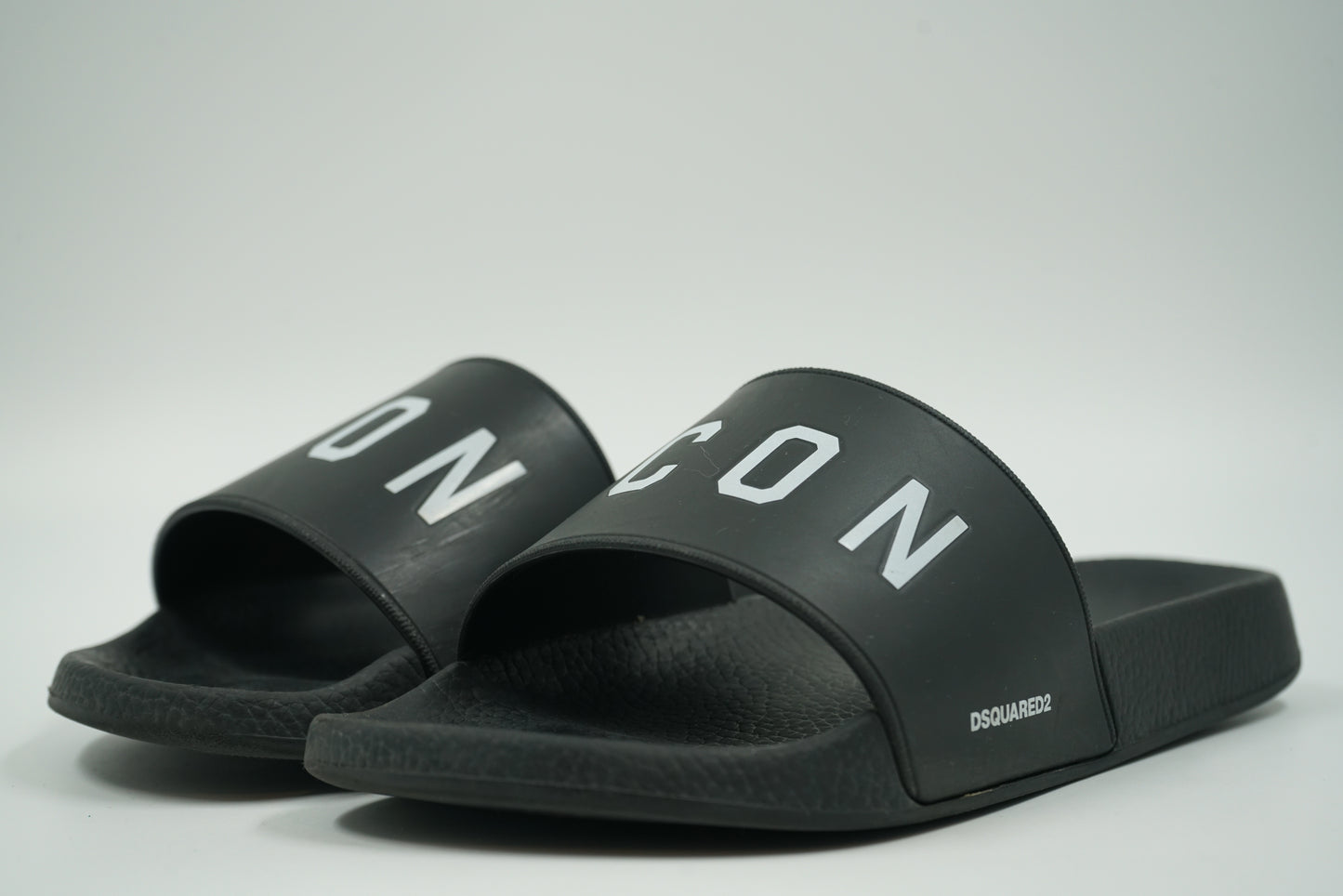 Dsquared2 White Icon Logo Black Slides