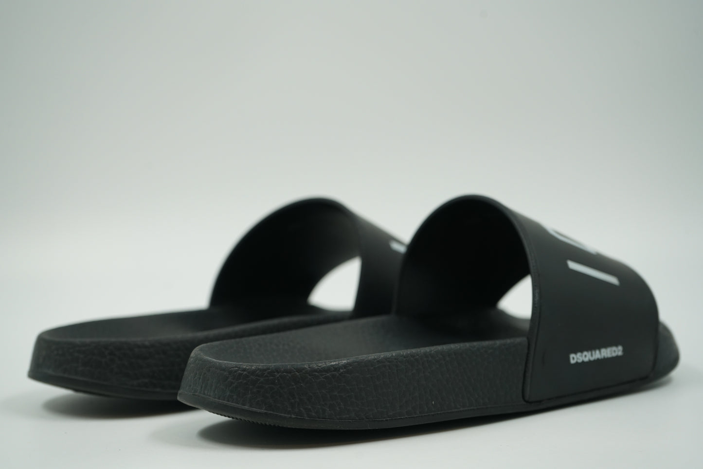 Dsquared2 White Icon Logo Black Slides