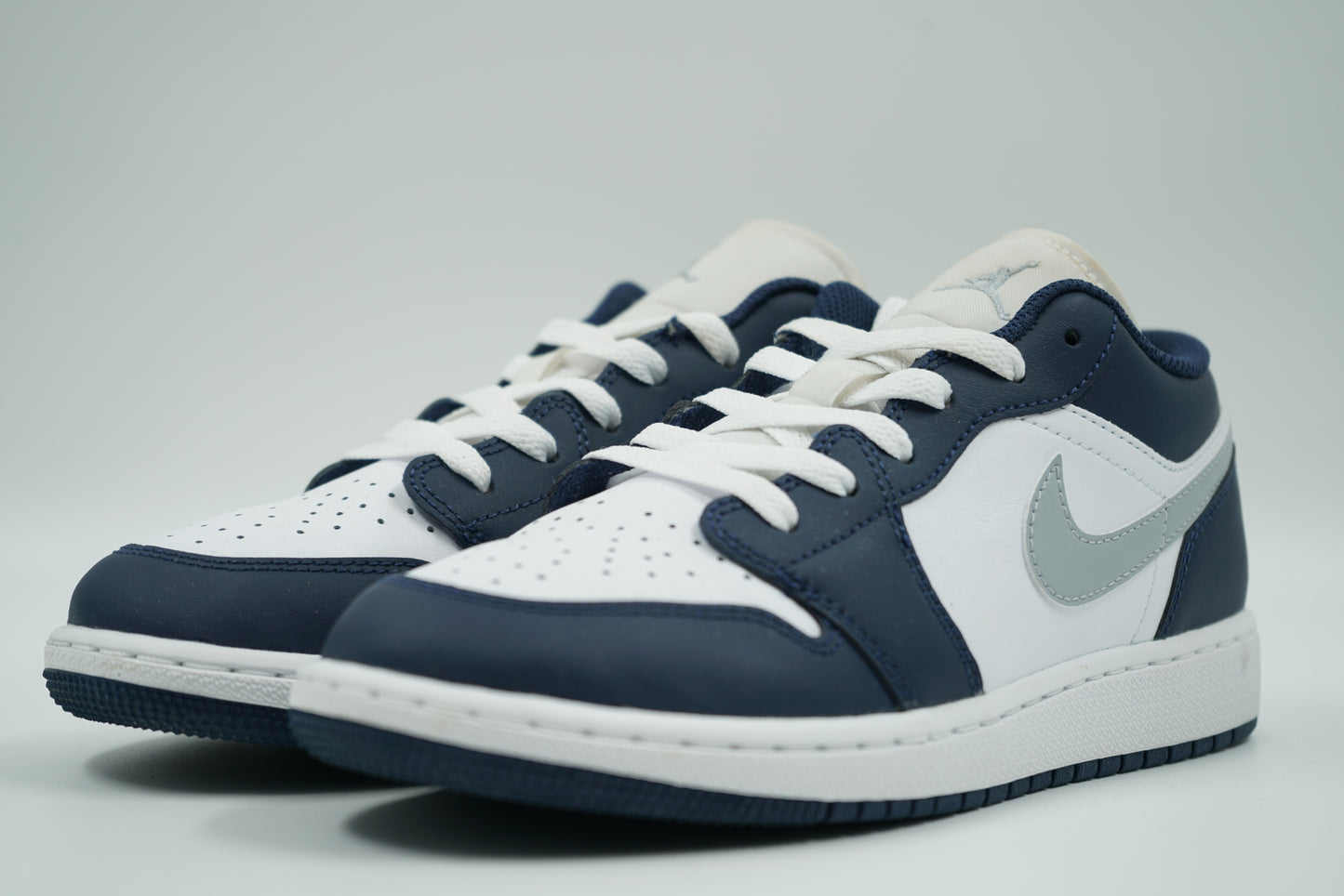 Jordan 1 Low Midnight Navy Wolf Grey