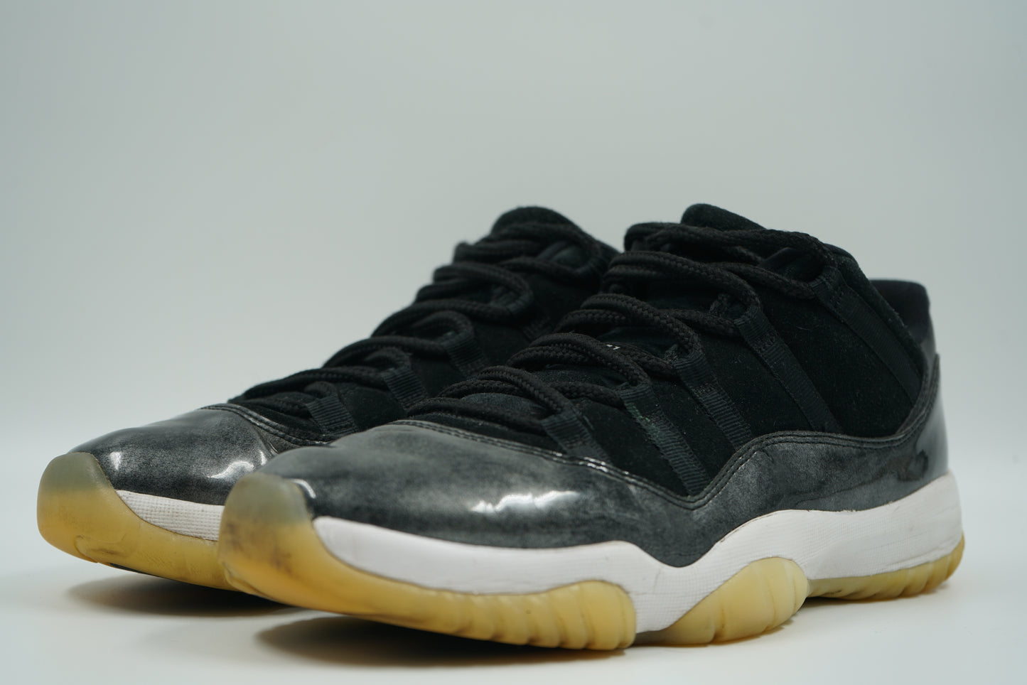 Jordan 11 Low Barons