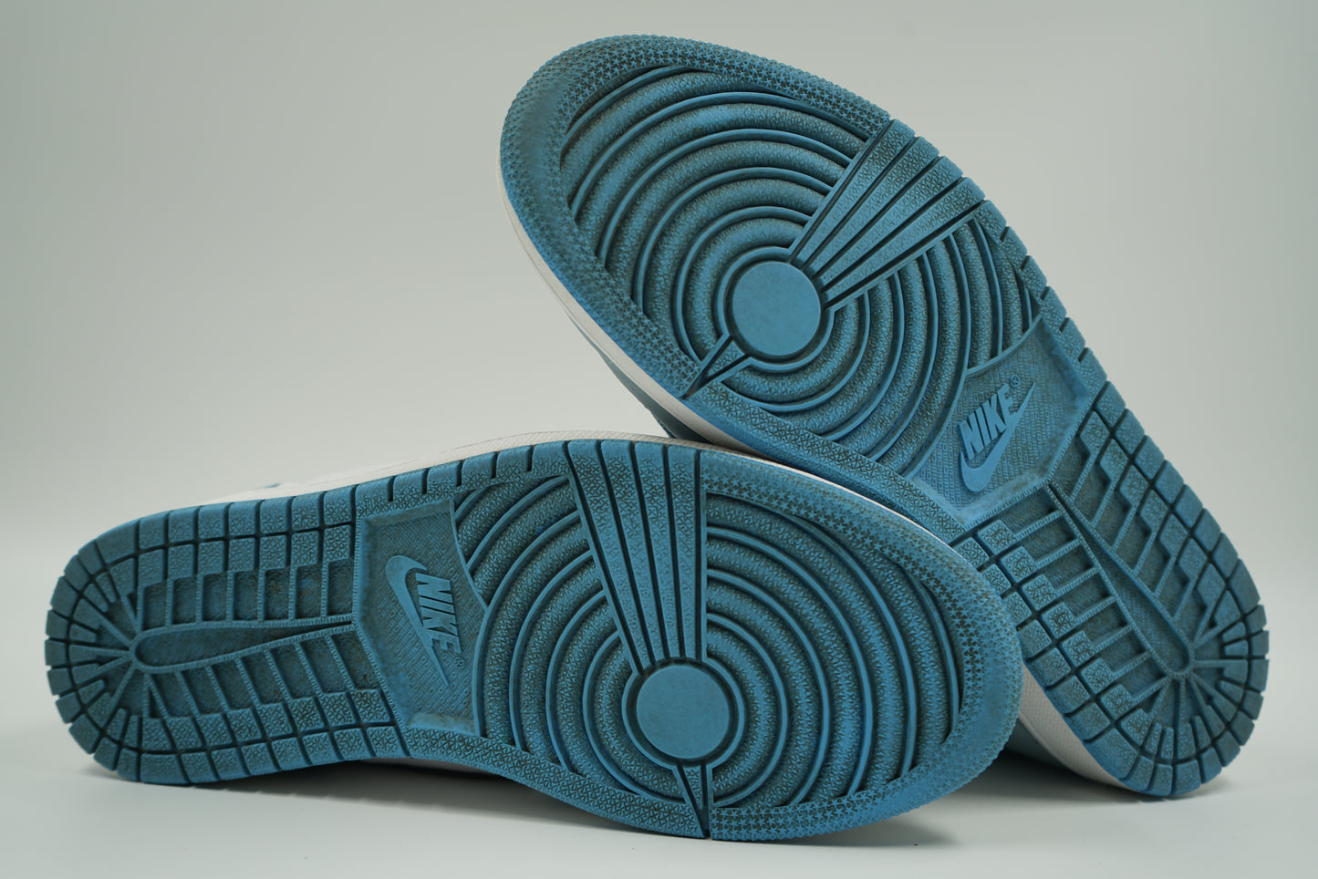 Air Jordan 1 High University Blue