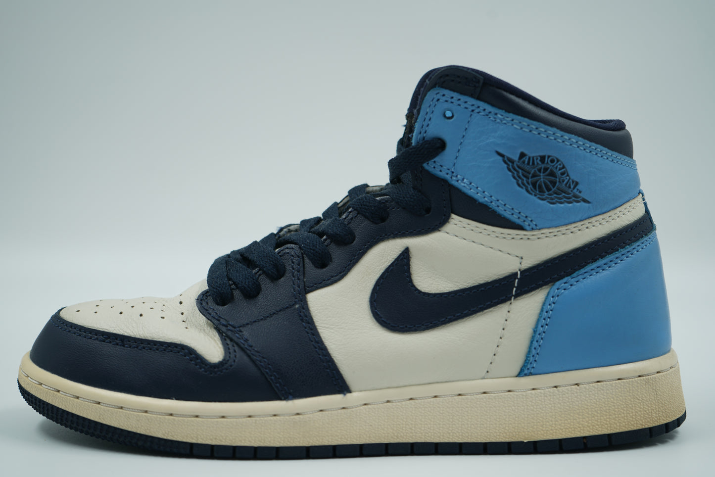Air Jordan 1 High Obsidian