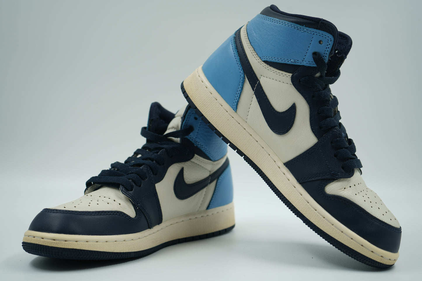 Air Jordan 1 High Obsidian