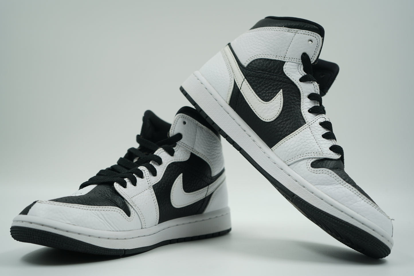 Air Jordan 1 Mid Split Black White